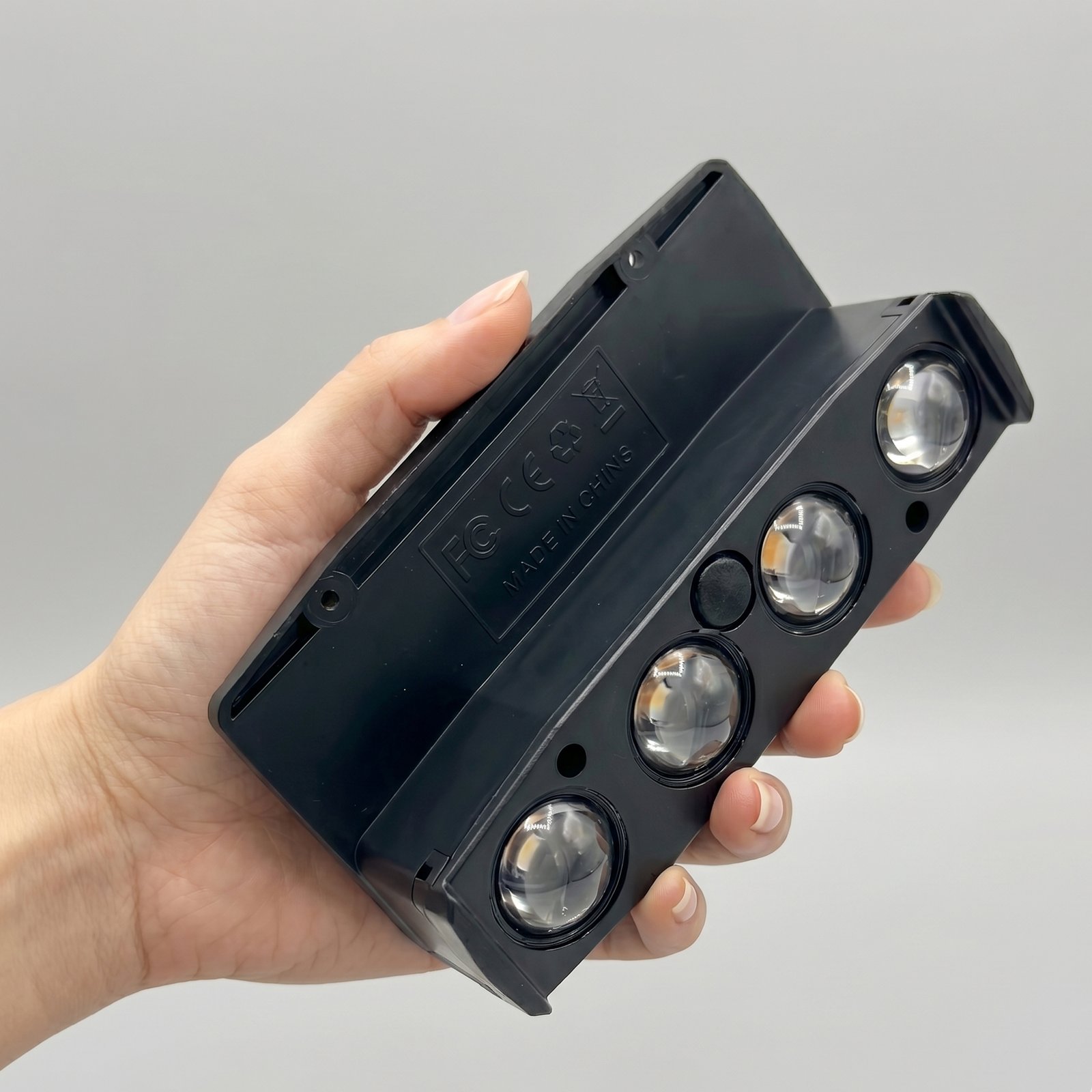 Luci solari RGB da balcone o parete - 4 led che cambiano colore - 12 ore di luce garantiti - immagine 2